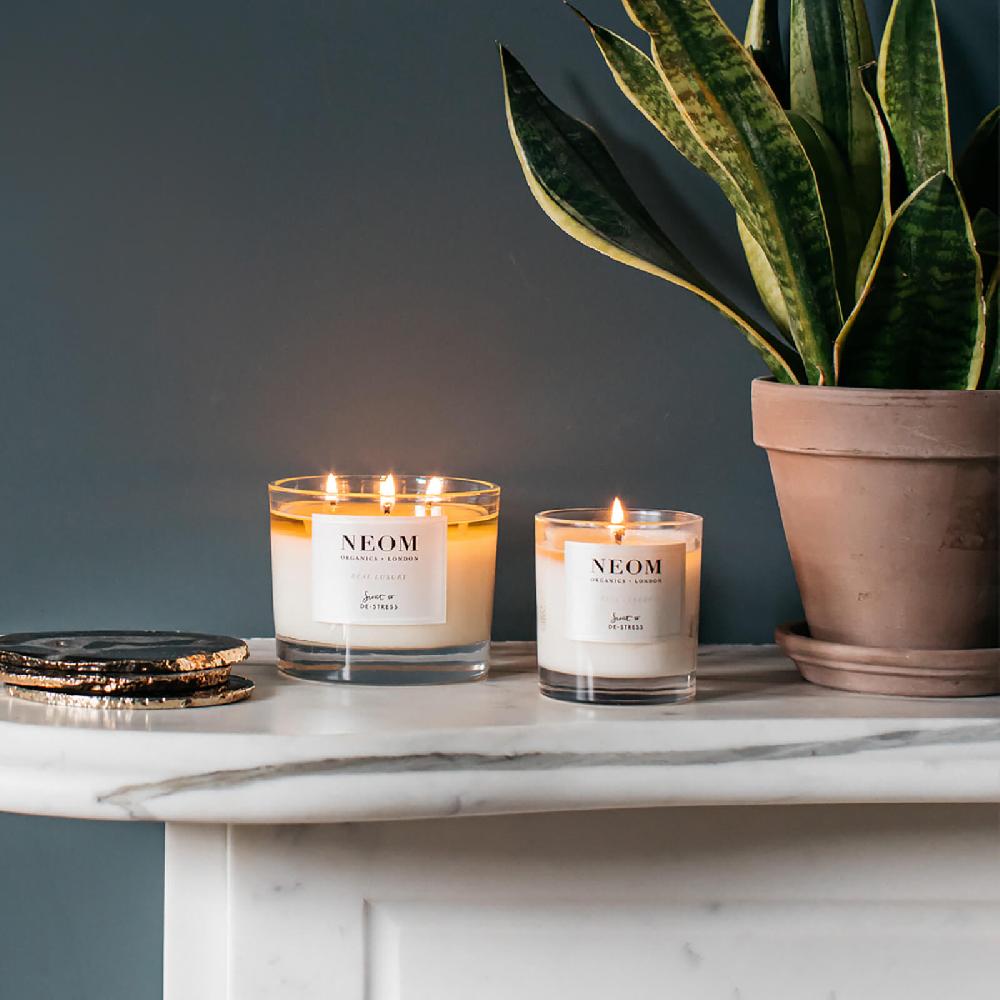 lookfantastic NEOM Organics Real Luxury Standard-Duftkerze Zeitlich begrenztes Angebot