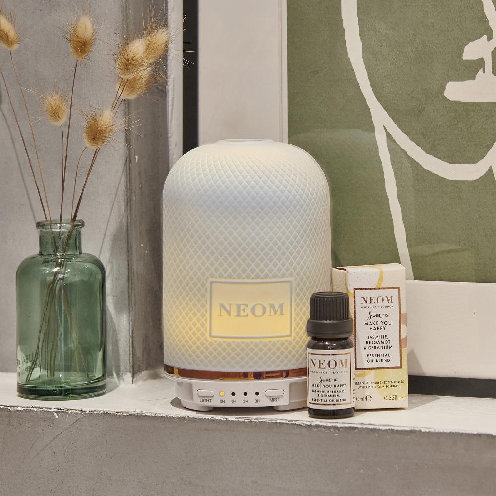 lookfantastic NEOM Jasmin Bergamotte und Geranie ätherische Ölmischung 10ml Bis zu 50% Rabatt
