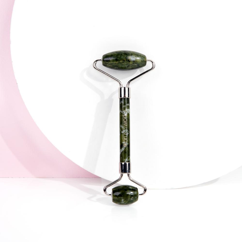 lookfantastic brushworks HD Jade Roller 2025
