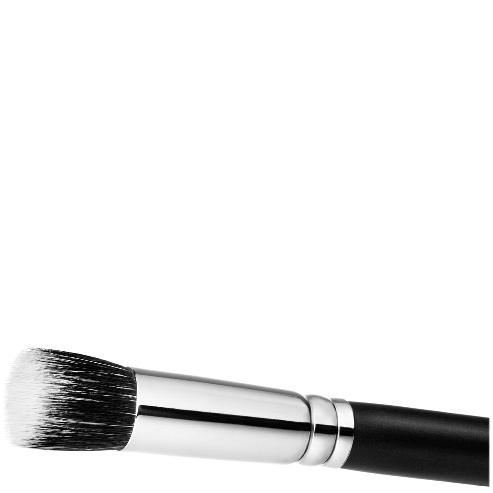 lookfantastic MAC 130S Short Duo Fibre Brush Rabatte dieses Monats