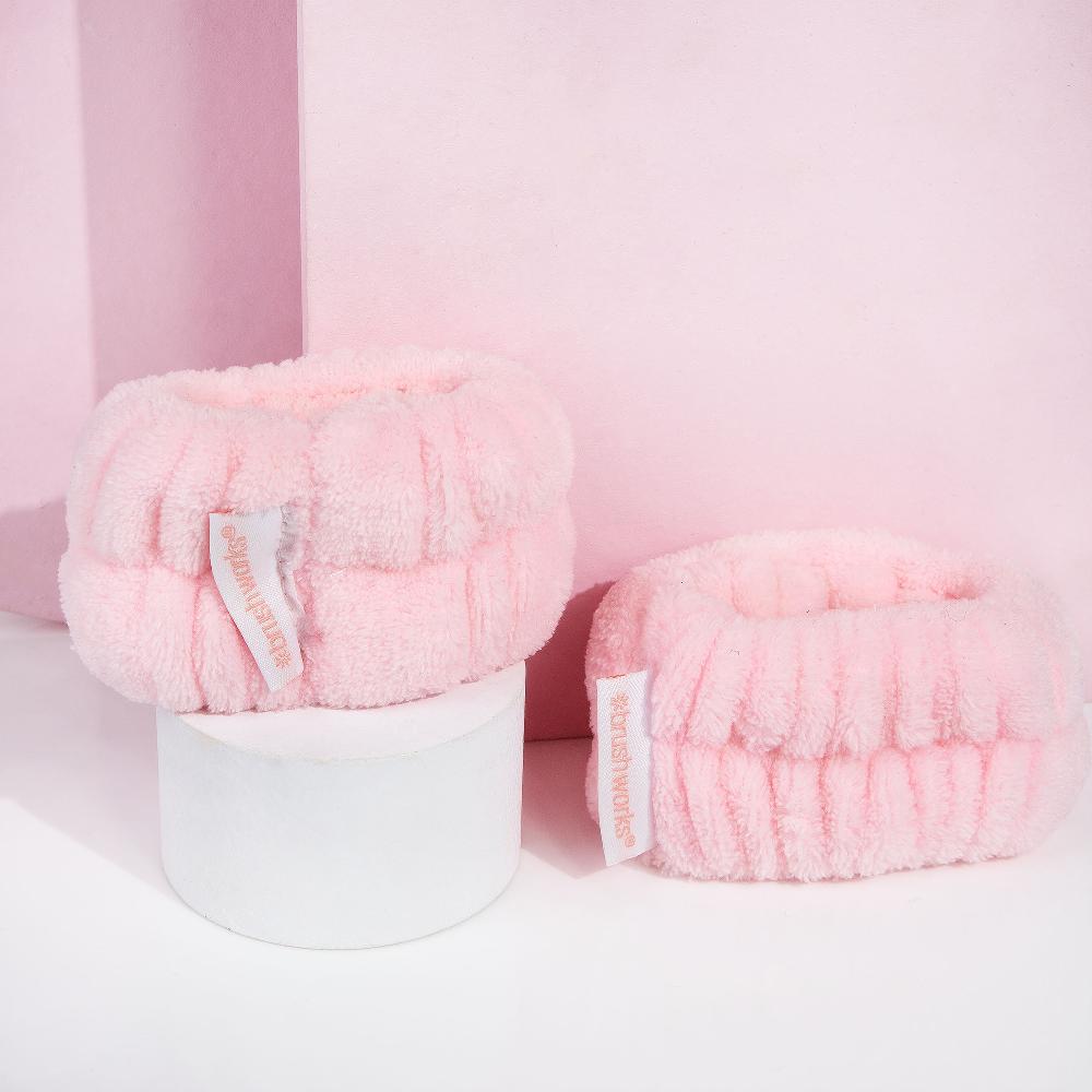 lookfantastic brushworks Microfibre Wrist Wash Bands - 2 Pack Rabatt