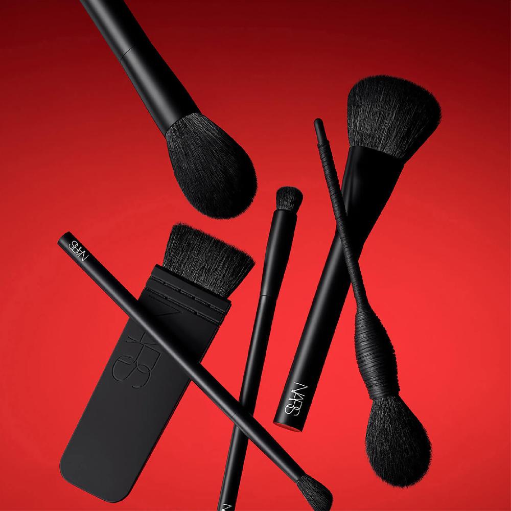 lookfantastic NARS Kleiner Lidschatten-Pinsel Riesige Rabatte