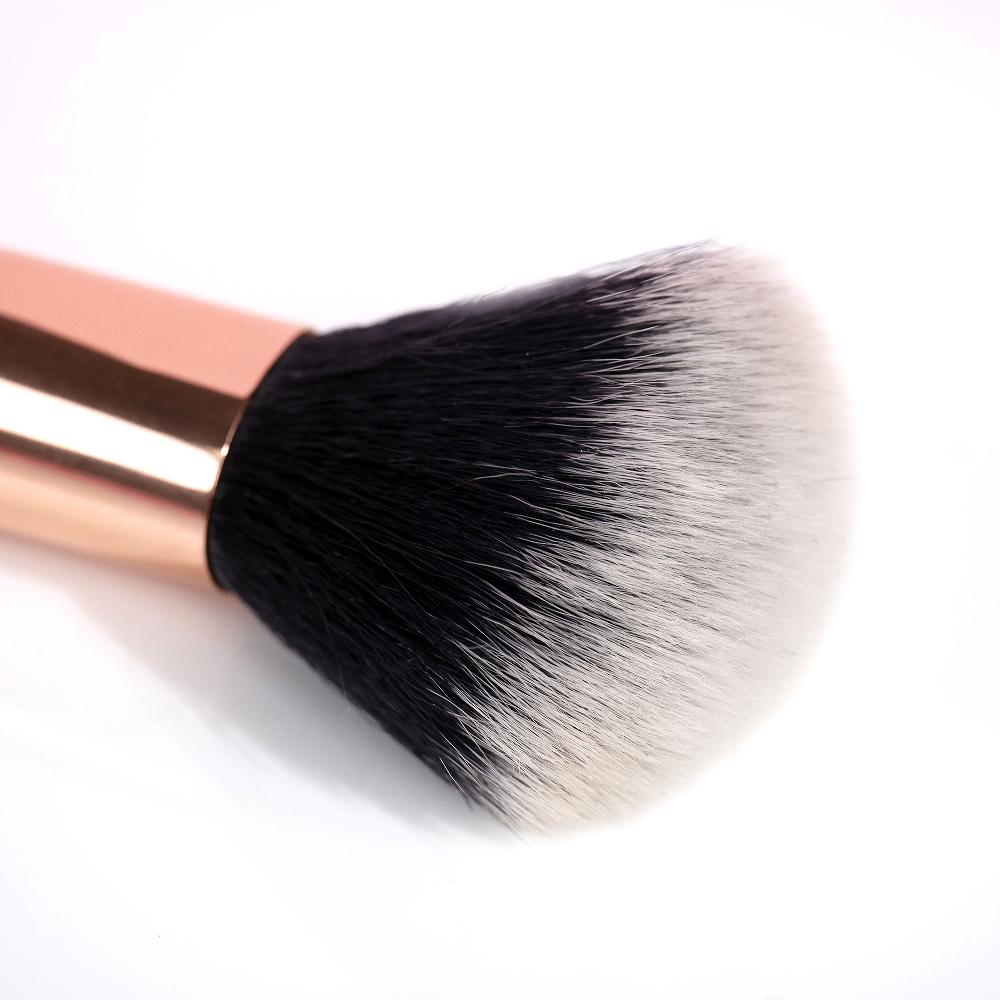 lookfantastic brushworks Rougepinsel Begrenzt auf 3 Tage